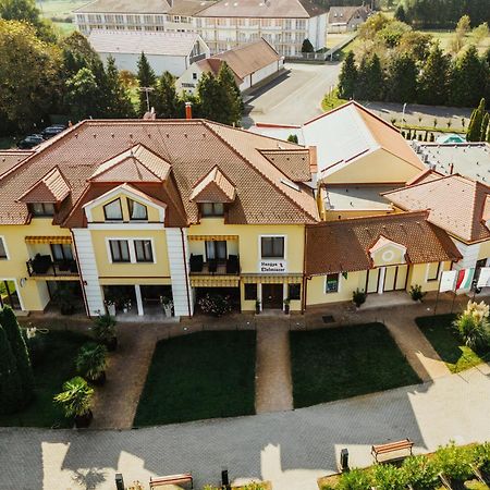 Kehidakustány Szerencsemak Panzio 아파트 외부 사진
